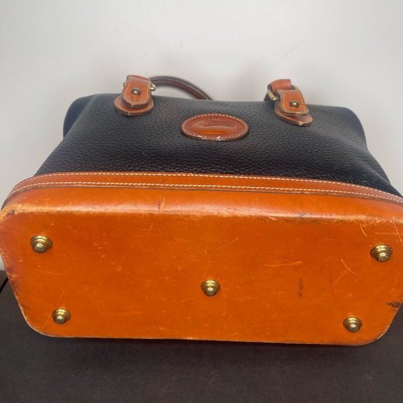 Dooney & Bourne Vintage Black and Brown Leather Handbag - Picture 4 of 13